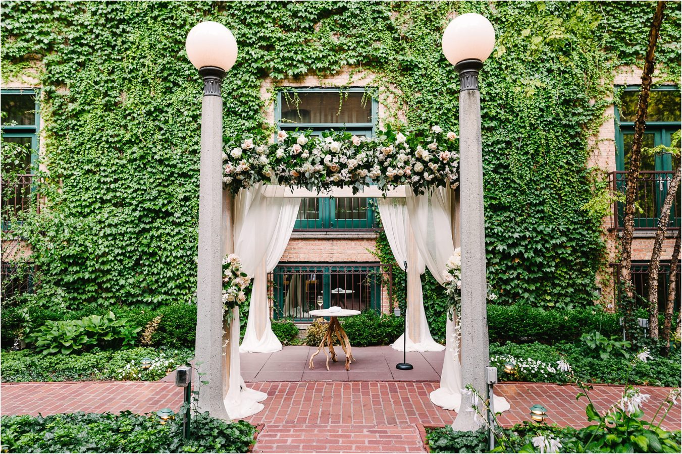 ivy-room-wedding-chicago-t-and-s-photography-017
